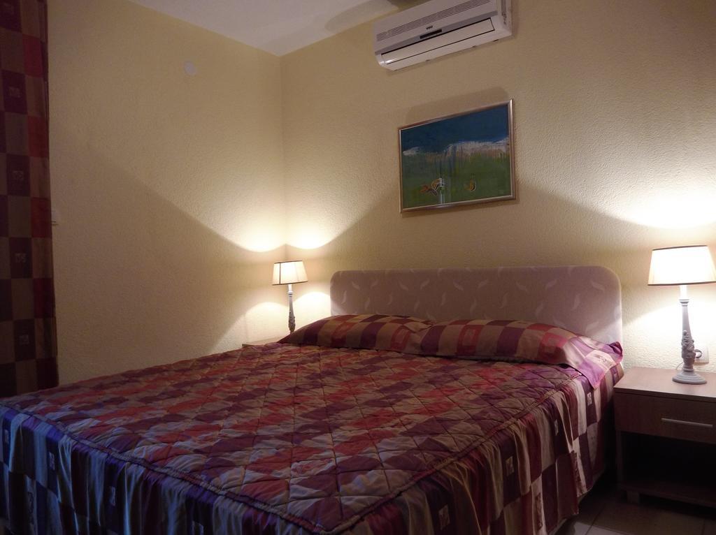 Apartments Zovko Tucepi Luaran gambar