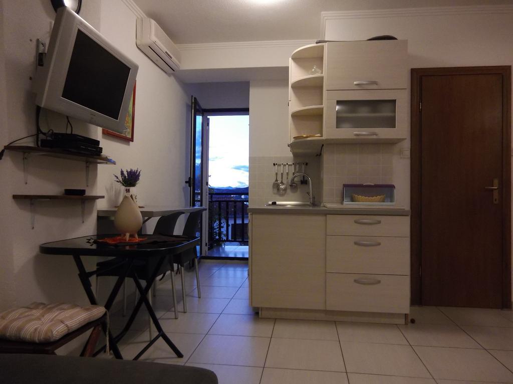Apartments Zovko Tucepi Luaran gambar