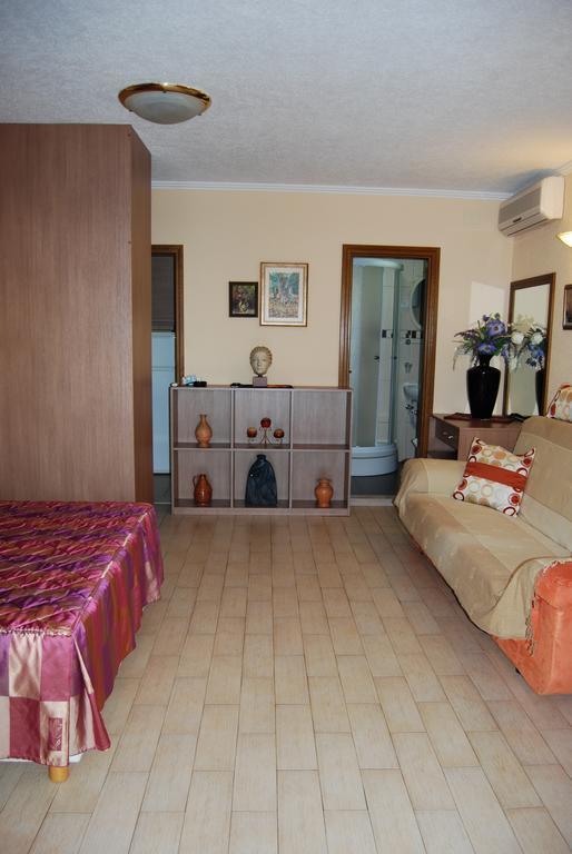 Apartments Zovko Tucepi Luaran gambar