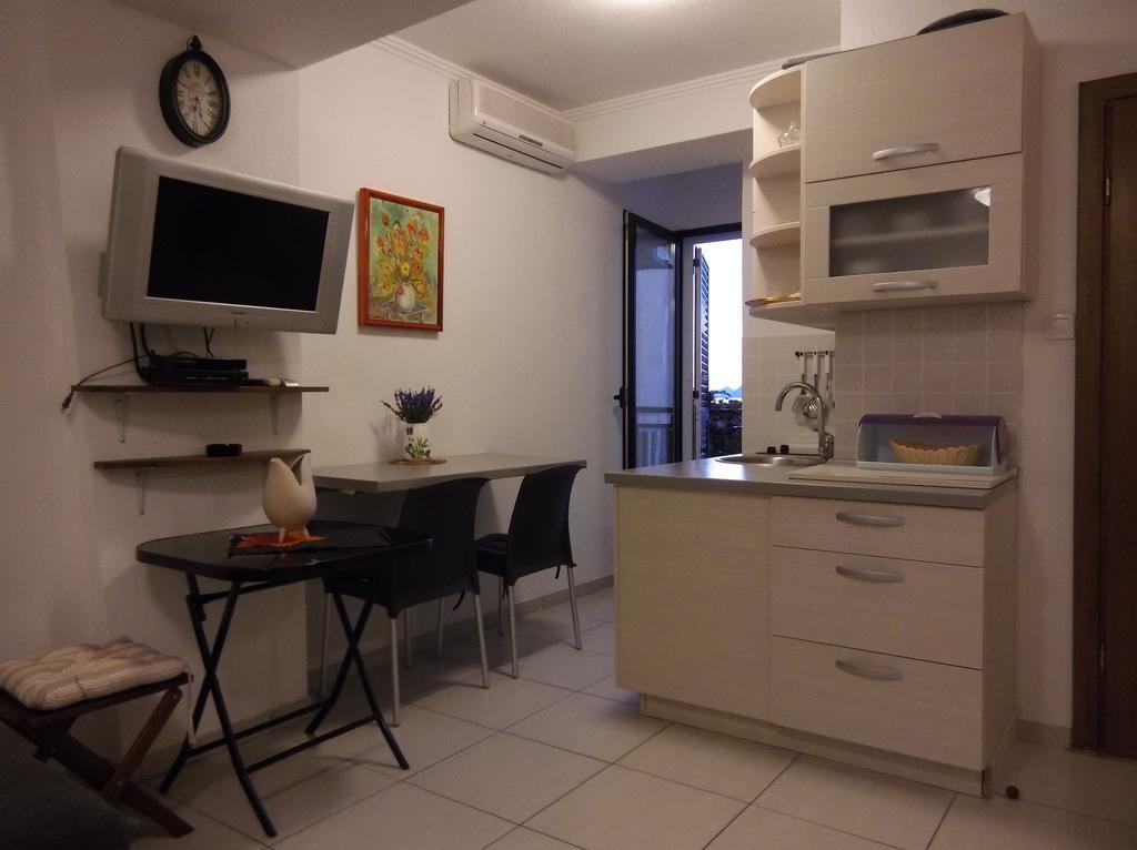 Apartments Zovko Tucepi Luaran gambar