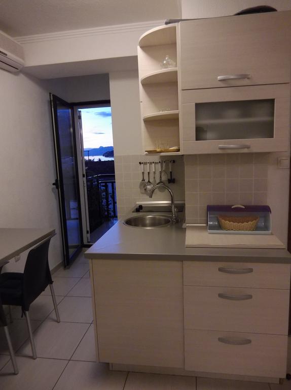 Apartments Zovko Tucepi Luaran gambar