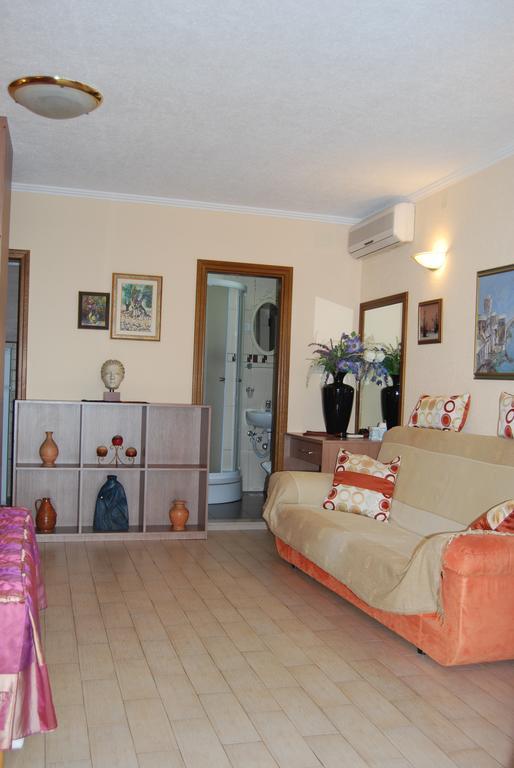 Apartments Zovko Tucepi Luaran gambar