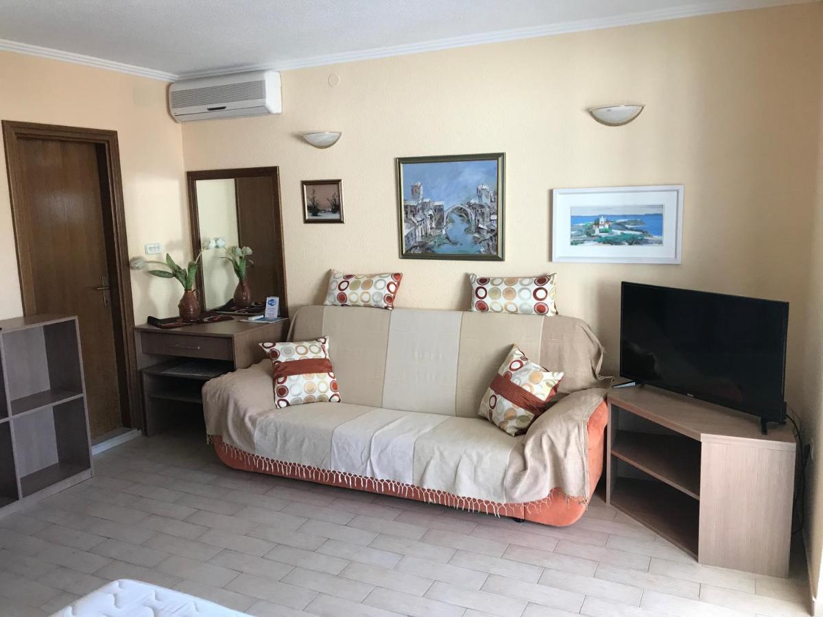 Apartments Zovko Tucepi Luaran gambar